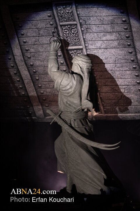 رونمایی از نماد «فاتح خیبر» در میدان امام خمینی (ره) تهران