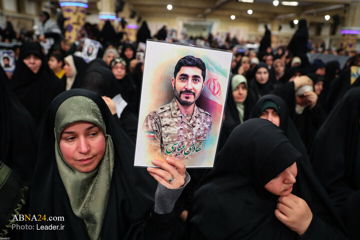 Photos: Imam Khamenei meets with families of martyrs on birth anniversary of Imam Ali (a.s.)