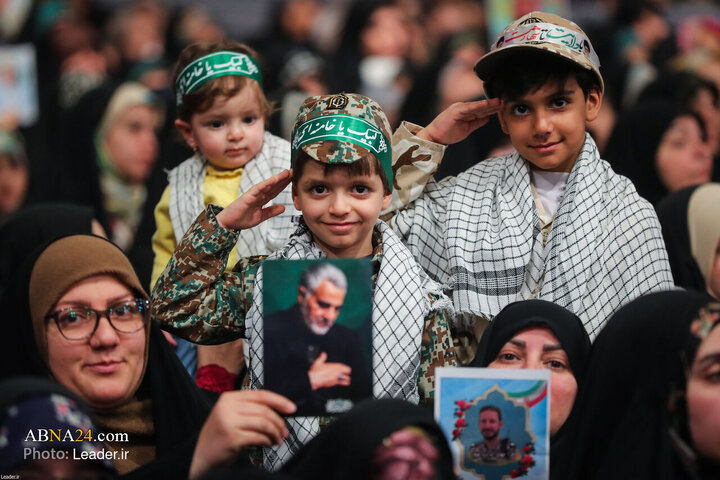 Photos: Imam Khamenei meets with families of martyrs on birth anniversary of Imam Ali (a.s.)