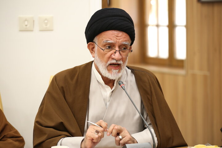 عدالت علوی در شعار مانده، مردم زیر بار گرانی خم شده‌اند