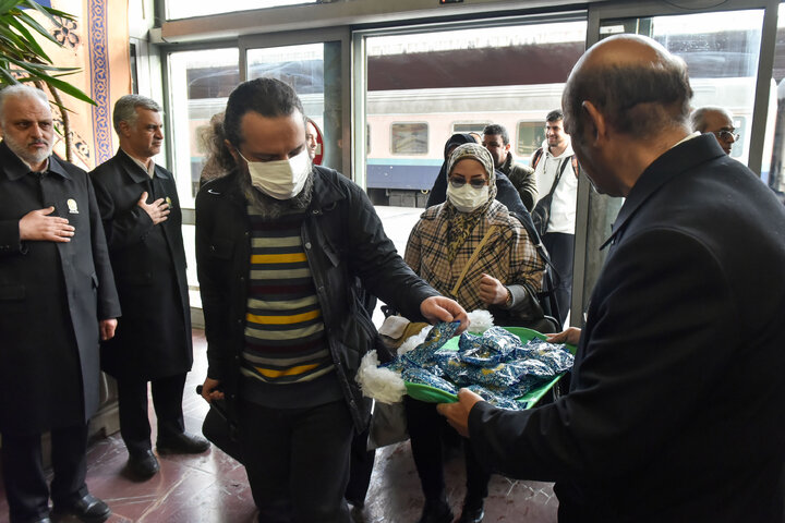 Photos: Welcoming Ceremony for Pilgrims of the Imam Reza Shrine at Mashhad Railway Station