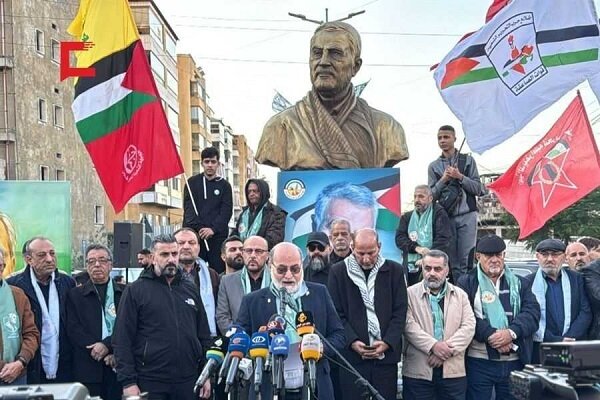 برگزاری راهپیمایی نمادین در بیروت به مناسبت سالگرد شهادت سردار سلیمانی + تصاویر