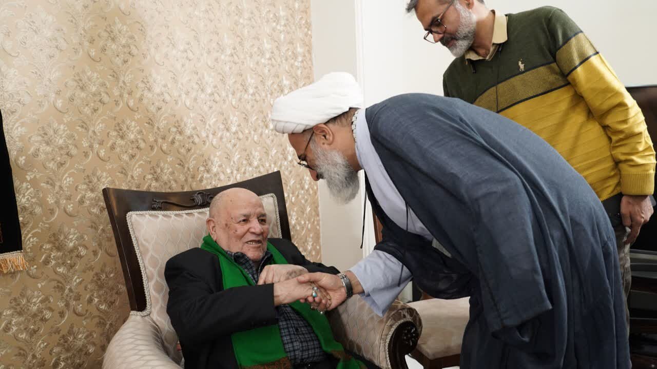 دومین جلسه هیئت حبیب ‌ابن ‌مظاهر در منزل ذاکر پیشکسوت اهل‌بیت(ع) + تصاویر