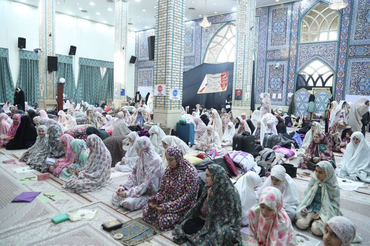 برگزاری مراسم معنوی اعتکاف ویژه دختران نوجوان در موزه ملی انقلاب اسلامی و دفاع مقدس
