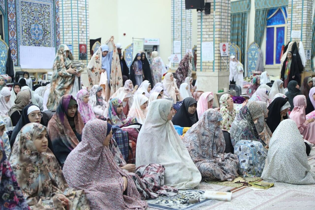 برگزاری مراسم معنوی اعتکاف ویژه دختران نوجوان در موزه ملی انقلاب اسلامی و دفاع مقدس