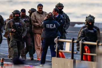 Gambar-gambar Pemindahan Maduro ke Mahkamah di New York