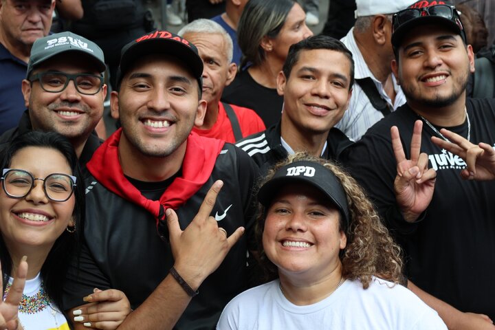 Informe fotográfico | Gran marcha en Venezuela exige la liberación del presidente Nicolás Maduro y de Cilia Flores tras su detención ilegal por Estados Unidos