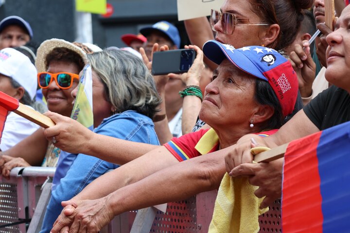Informe fotográfico | Gran marcha en Venezuela exige la liberación del presidente Nicolás Maduro y de Cilia Flores tras su detención ilegal por Estados Unidos