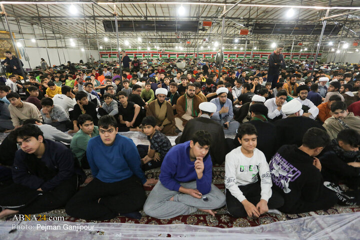 آیین معنوی اعتکاف در مسجد سید اصفهان