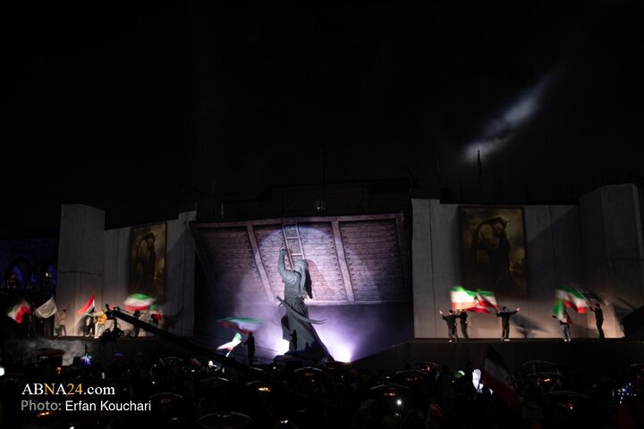 Rûnmayîkirina nîşana “Fatihê Xeyberê” li Meydana Îmam Xomeynî (R.A.) ya Tehranê