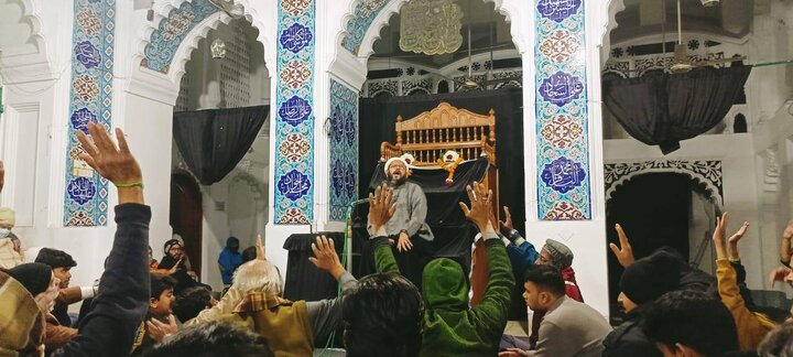 ဘင်္ဂလားဒေ့ရှ် နိုင်ငံ ၏မြို့တော် ဒါကာ ရှိ ဒါလန် အေမာမ် ဘာရာ တွင် သခင်မကြီး ဇိုင်နဗ် (စ.အ) ၏ ရှဟာဒသ် မဂျ်လစ် ပြုလုပ်  ။ ။ Photos