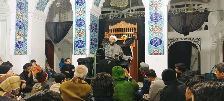 ဘင်္ဂလားဒေ့ရှ် နိုင်ငံ ၏မြို့တော် ဒါကာ ရှိ ဒါလန် အေမာမ် ဘာရာ တွင် သခင်မကြီး ဇိုင်နဗ် (စ.အ) ၏ ရှဟာဒသ် မဂျ်လစ် ပြုလုပ်  ။ ။ Photos