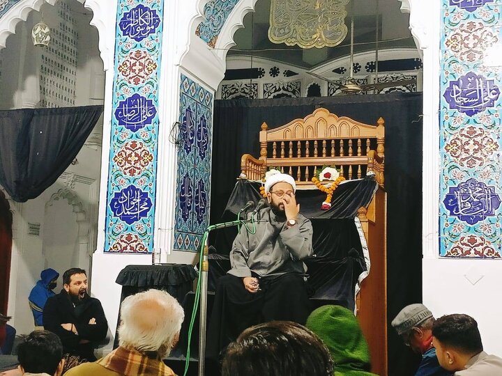 ဘင်္ဂလားဒေ့ရှ် နိုင်ငံ ၏မြို့တော် ဒါကာ ရှိ ဒါလန် အေမာမ် ဘာရာ တွင် သခင်မကြီး ဇိုင်နဗ် (စ.အ) ၏ ရှဟာဒသ် မဂျ်လစ် ပြုလုပ်  ။ ။ Photos