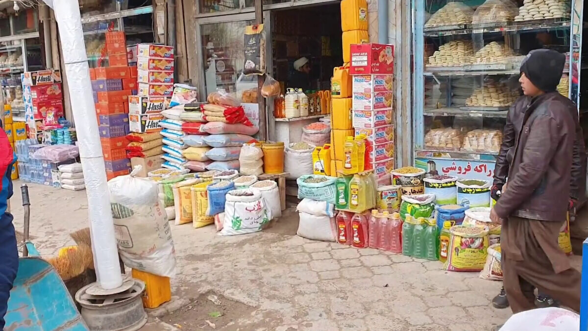 قیمت برخی اقلام اساسی در افغانستان در یک ماه گذشته تا ۲۹ درصد افزایش داشت
