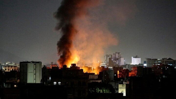 यमन में संयुक्त अरब अमीरात समर्थित भाड़े के सैनिकों पर सऊदी की बमबारी 