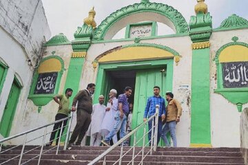 ভারতে ইসলামী স্থান ধ্বংস অব্যাহত/উত্তর প্রদেশে আরেকটি মসজিদ ও স্কুল ধ্বংস