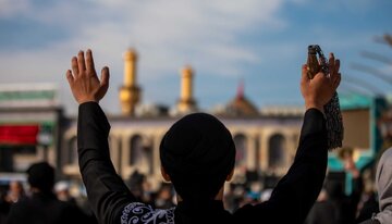 تقرير مصور/ مراسم تشييع النعش الرمزي للسيدة زينب (ع) في منطقة بين الحرمين بمدينة كربلاء المقدسة