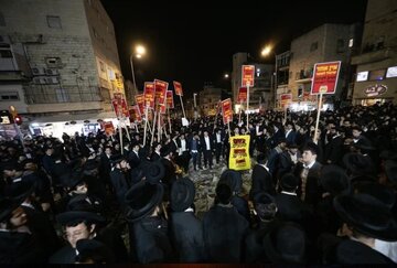 Bura İran deyil, bura İsraildir! Minlərlə Haredi yəhudisi Qüdsün küçələrinə çıxdı