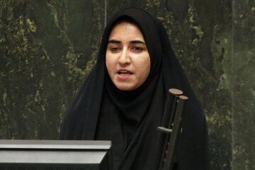 نوێنەری ئیلام: دەبێ ڕوون بێتەوە لە مەڵەکشاهی چی ڕوویدا؛ هەندێ بەرپرس لە دوژمن خراپترن