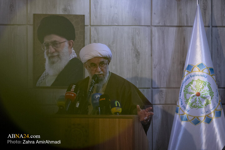 مراسم گرامیداشت میلاد حضرت مسیح(ع) در دانشگاه بین‌المللی اهل‌بیت(ع)