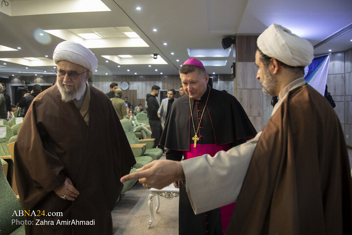 مراسم گرامیداشت میلاد حضرت مسیح(ع) در دانشگاه بین‌المللی اهل‌بیت(ع)