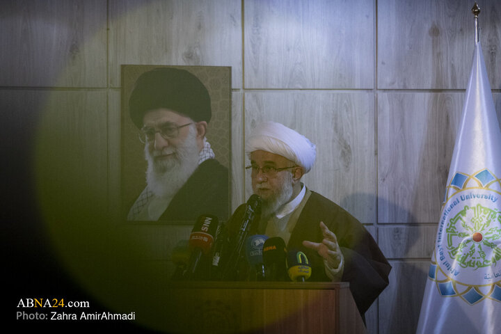 مراسم گرامیداشت میلاد حضرت مسیح(ع) در دانشگاه بین‌المللی اهل‌بیت(ع)