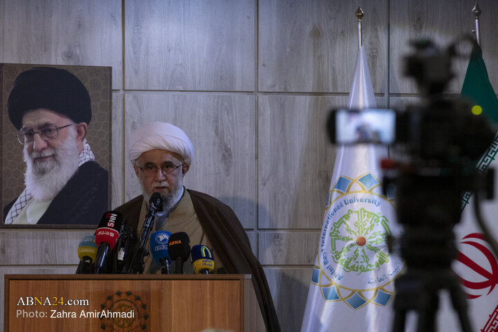 مراسم گرامیداشت میلاد حضرت مسیح(ع) در دانشگاه بین‌المللی اهل‌بیت(ع)