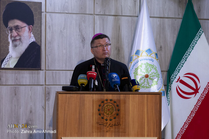 مراسم گرامیداشت میلاد حضرت مسیح(ع) در دانشگاه بین‌المللی اهل‌بیت(ع)