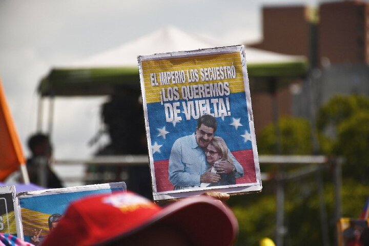 Informe fotográfico | Miles de venezolanos exigen con una gran marcha en Caracas la libertad de Maduro