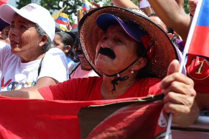 Informe fotográfico | Miles de venezolanos exigen con una gran marcha en Caracas la libertad de Maduro