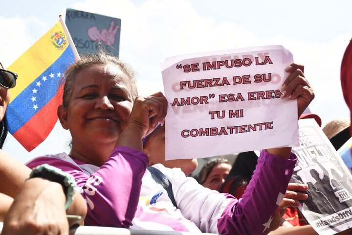Informe fotográfico | Miles de venezolanos exigen con una gran marcha en Caracas la libertad de Maduro