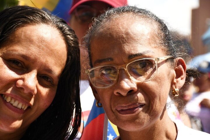 Informe fotográfico | Miles de venezolanos exigen con una gran marcha en Caracas la libertad de Maduro