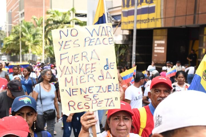 Informe fotográfico | Miles de venezolanos exigen con una gran marcha en Caracas la libertad de Maduro