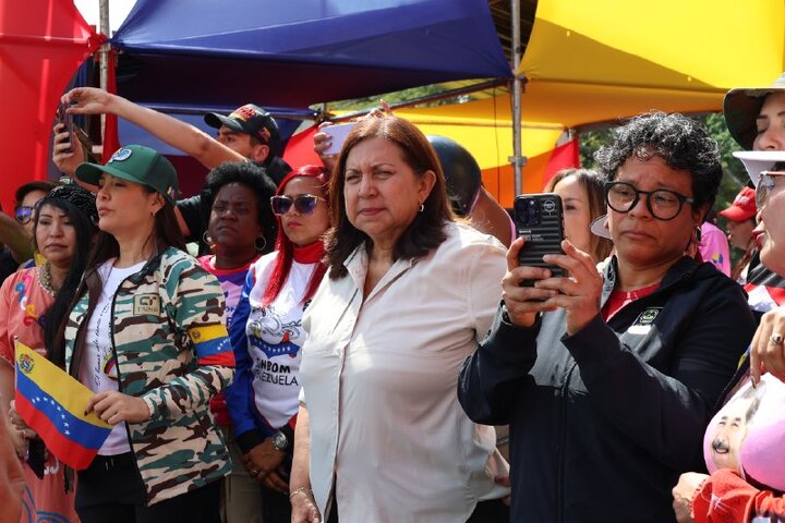 Informe fotográfico | Miles de venezolanos exigen con una gran marcha en Caracas la libertad de Maduro