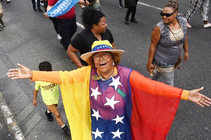 Informe fotográfico | Miles de venezolanos exigen con una gran marcha en Caracas la libertad de Maduro