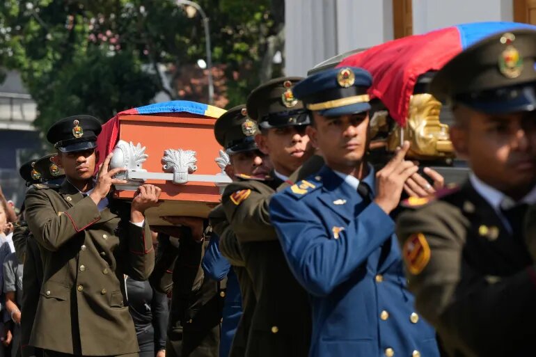 مقتل 100 بالهجوم الإمريكي وإصابة  مادورو وزوجته في فنزويلا