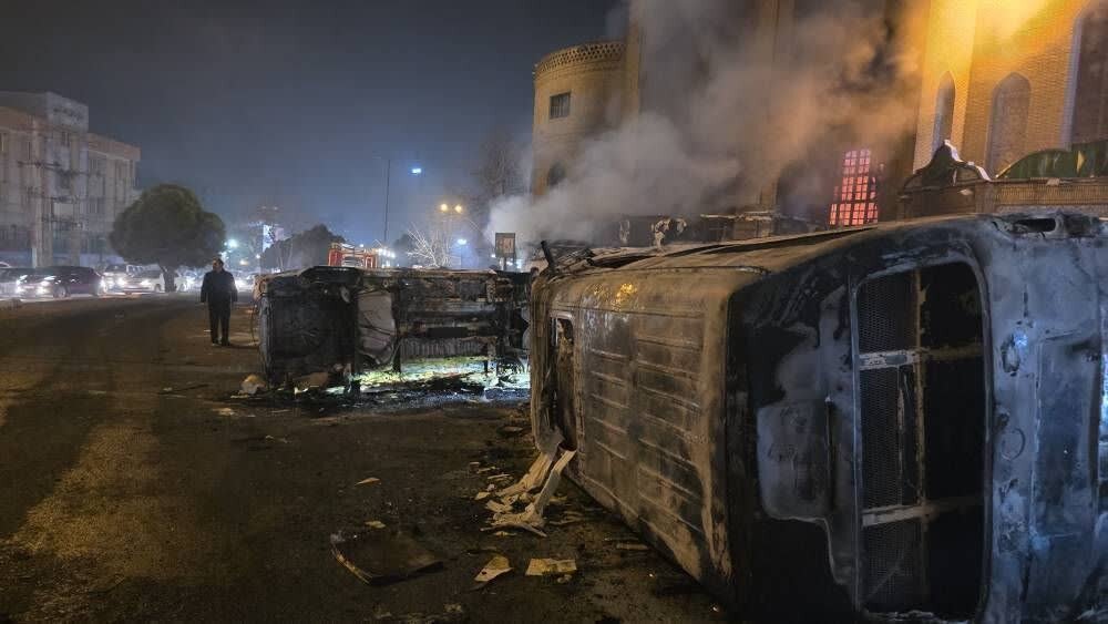 خسارات آشوبگران به اموال عمومی مردم تهران؛ از خانه و مغازه تا بیمارستان + تصاویر