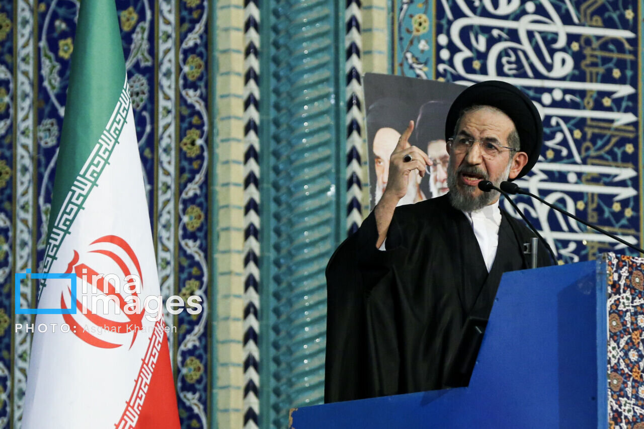 إمام جمعة طهران: الشعب الايراني يقف الى جانب قائد الثورة الاسلامية حتى تحقيق النصر النهائي