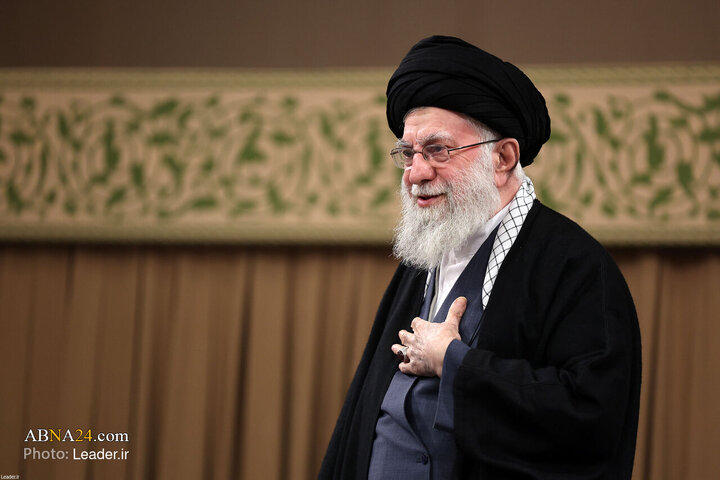 تقرير مصور/ قائد الثورة الاسلامية يستقبل أهالي مدينة قم بمناسبة (انتفاضة 19 دي)