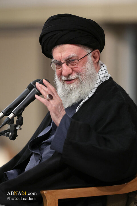 تقرير مصور/ قائد الثورة الاسلامية يستقبل أهالي مدينة قم بمناسبة (انتفاضة 19 دي)