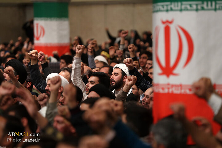 تقرير مصور/ قائد الثورة الاسلامية يستقبل أهالي مدينة قم بمناسبة (انتفاضة 19 دي)