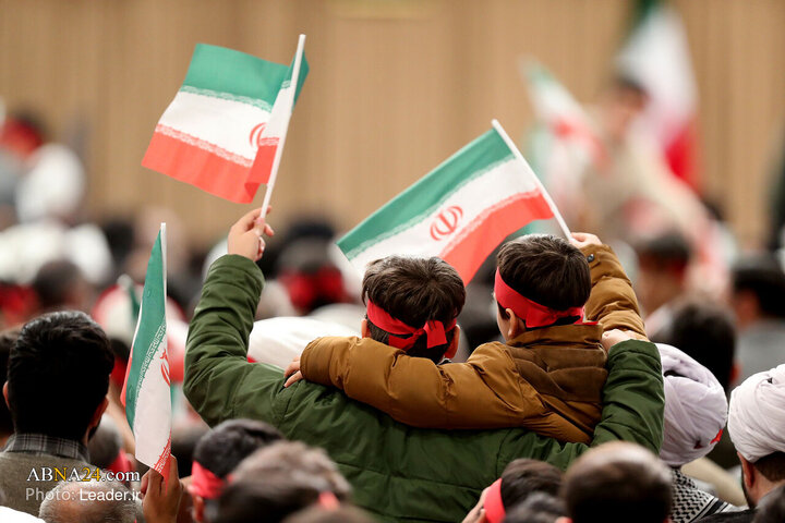 تقرير مصور/ قائد الثورة الاسلامية يستقبل أهالي مدينة قم بمناسبة (انتفاضة 19 دي)