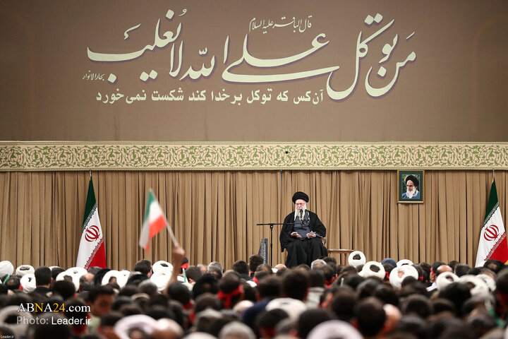 تقرير مصور/ قائد الثورة الاسلامية يستقبل أهالي مدينة قم بمناسبة (انتفاضة 19 دي)