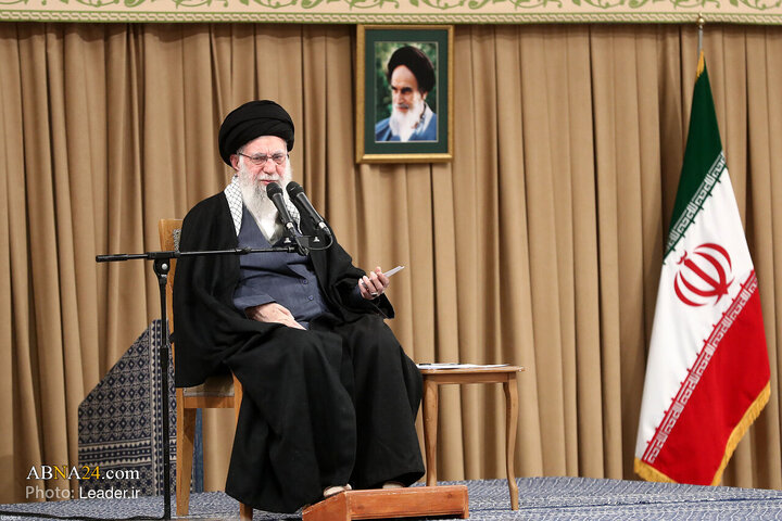 تقرير مصور/ قائد الثورة الاسلامية يستقبل أهالي مدينة قم بمناسبة (انتفاضة 19 دي)