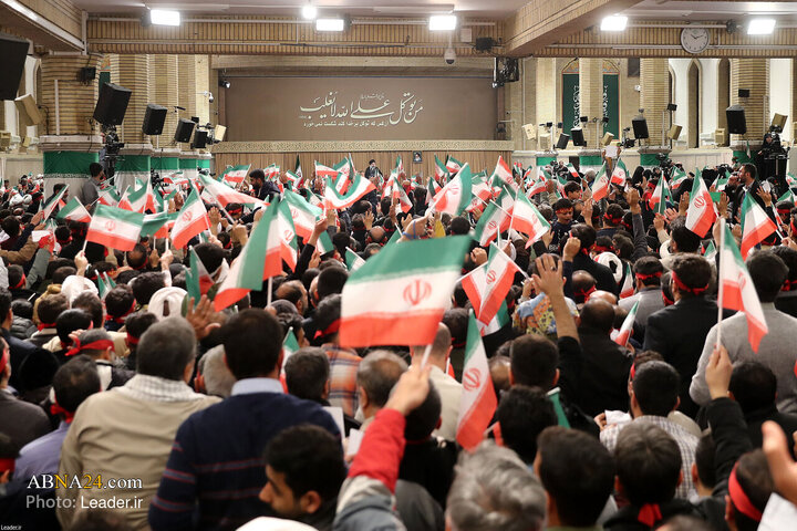 تقرير مصور/ قائد الثورة الاسلامية يستقبل أهالي مدينة قم بمناسبة (انتفاضة 19 دي)