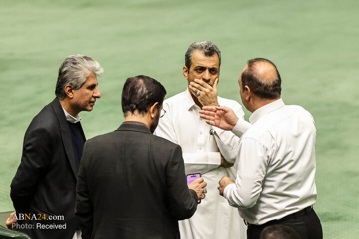 Foto / İran İslam Meclisi'nin Aleni Oturum Sonrası Amerika ve Siyonizm Karşıtı Sloganlarından Kesitler