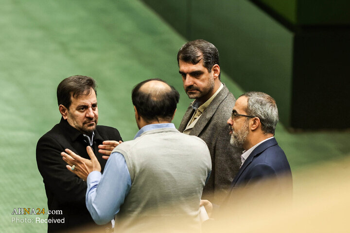 Foto / İran İslam Meclisi'nin Aleni Oturum Sonrası Amerika ve Siyonizm Karşıtı Sloganlarından Kesitler