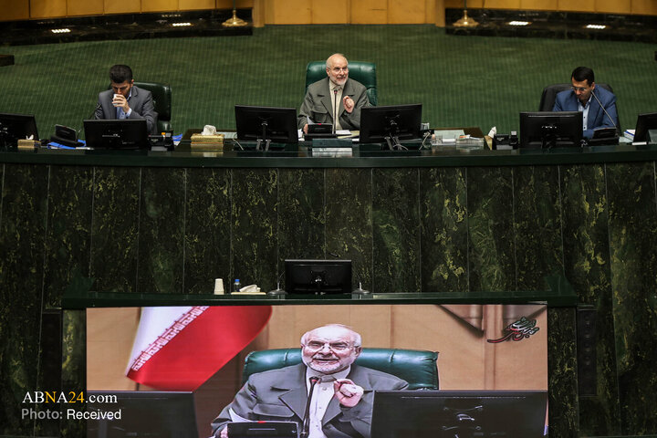 Foto / İran İslam Meclisi'nin Aleni Oturum Sonrası Amerika ve Siyonizm Karşıtı Sloganlarından Kesitler