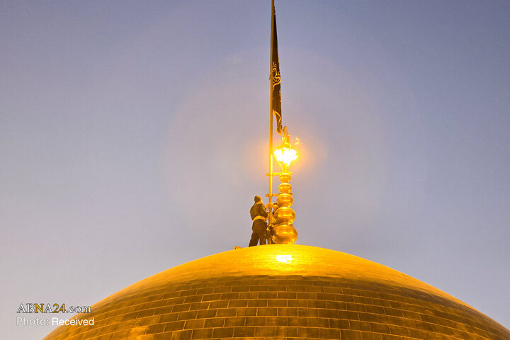 Foto / İmam Rıza (a.s) Haremi Şerifine Siyah Bahrağın Asılması