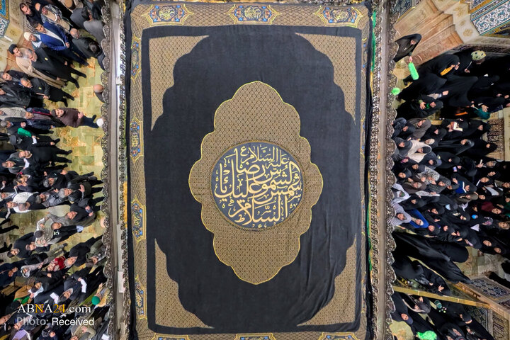 Foto / İmam Rıza (a.s) Haremi Şerifine Siyah Bahrağın Asılması